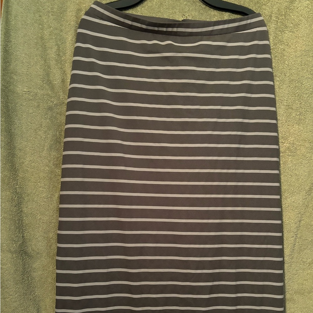 Long skirt like new grey w light grey stripes